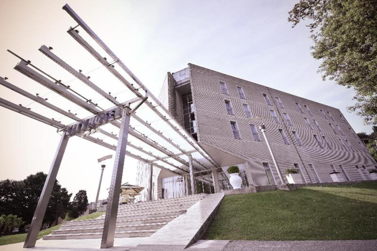 City Hotel Podgorica Exterior photo