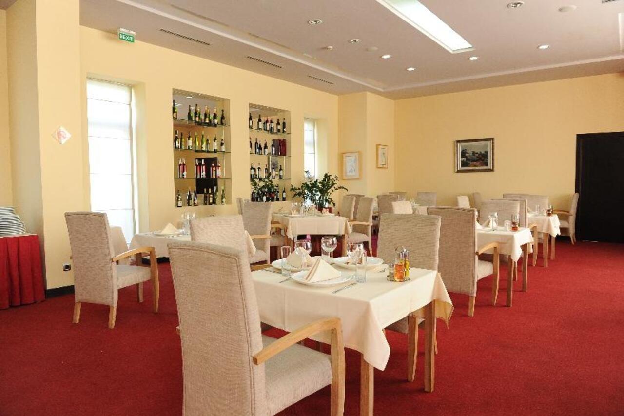 City Hotel Podgorica Exterior photo