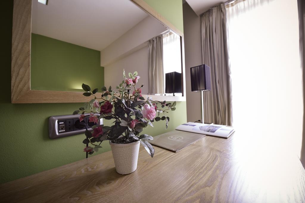 City Hotel Podgorica Room photo