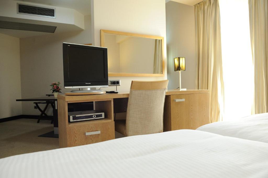 City Hotel Podgorica Room photo